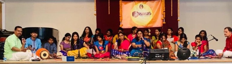 SVMA students group performance on stage